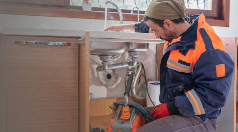 Expert burst pipe repair services in Cresco, IA
